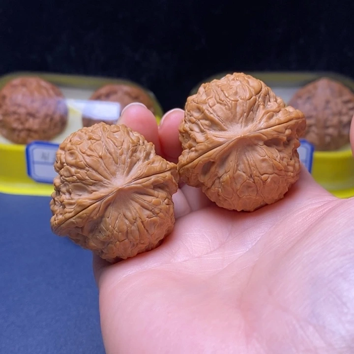 文玩核桃把件一***翀大团圆