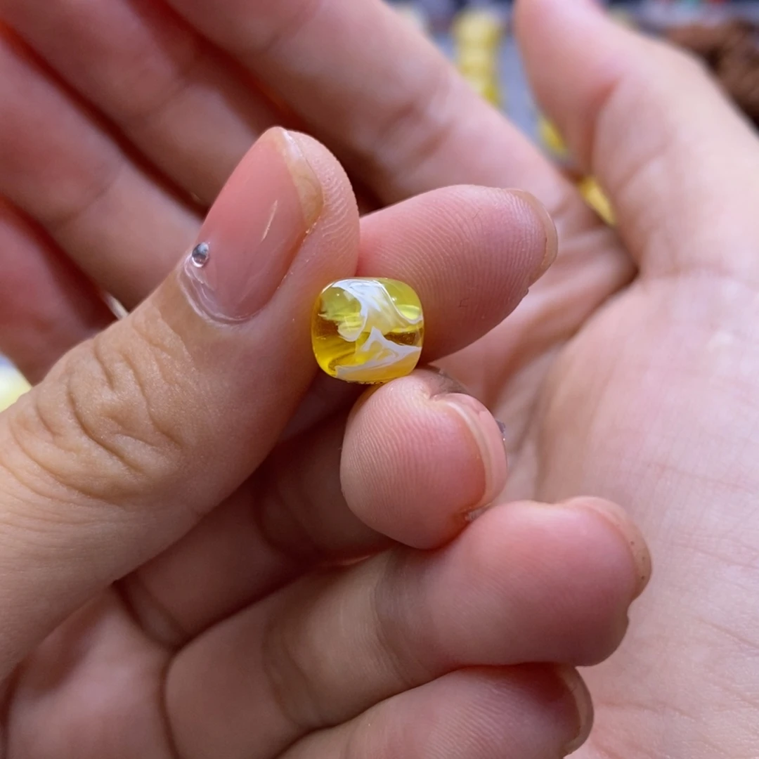 离***泪琥珀未镶嵌珠宝奇石