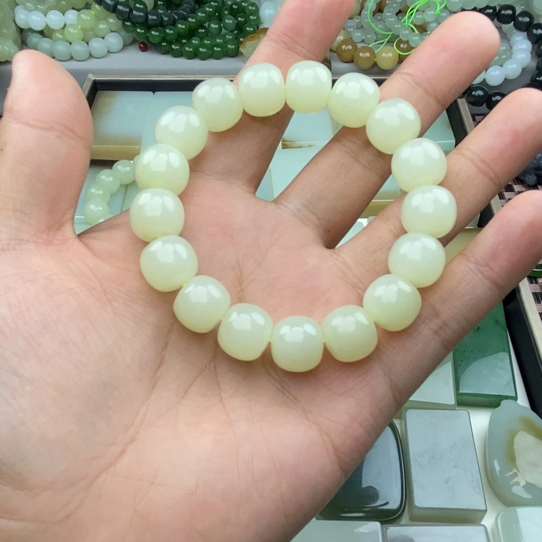 不***歌和田玉未镶嵌颈饰