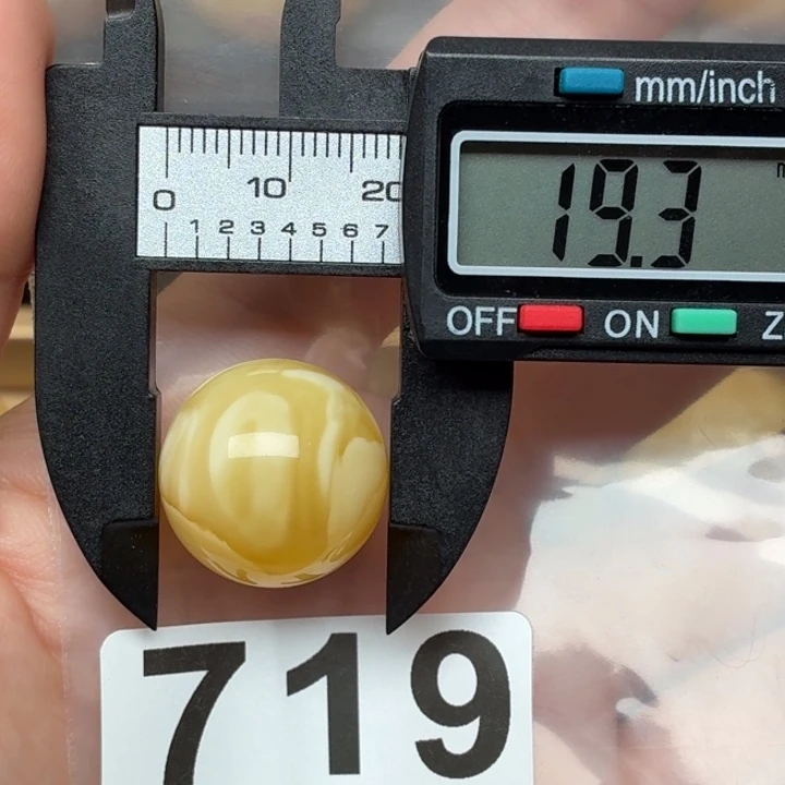 享***天未镶嵌琥珀裸石蜜蜡