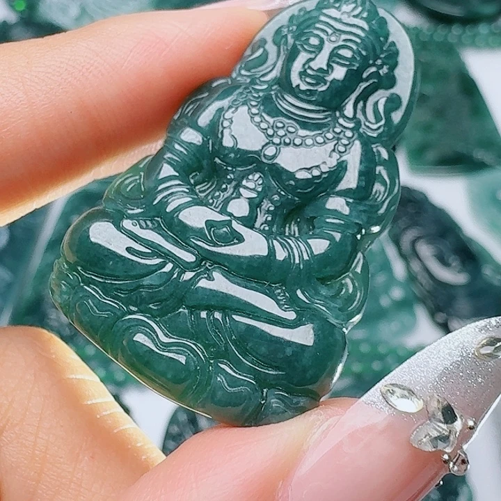 翡翠未镶嵌颈饰天然的A货翡翠多样性发其一