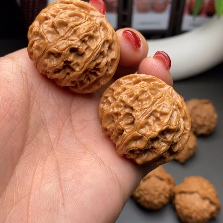 文玩核桃把件苹果园狮子头