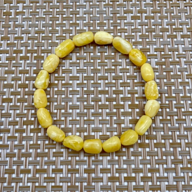 蜜蜡手串随型7.5mm