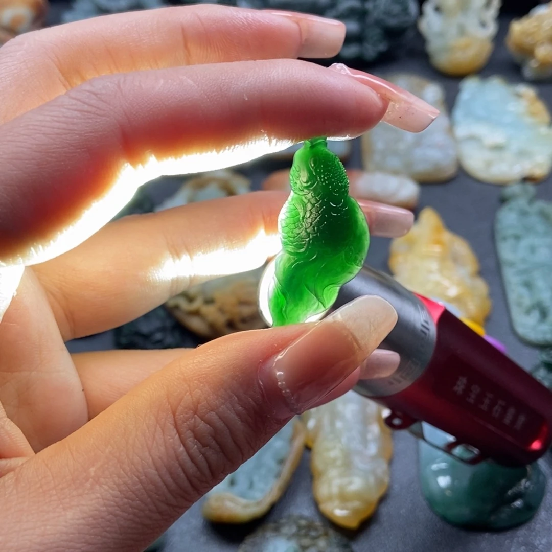 定制翡翠未镶嵌翡翠鱼牌