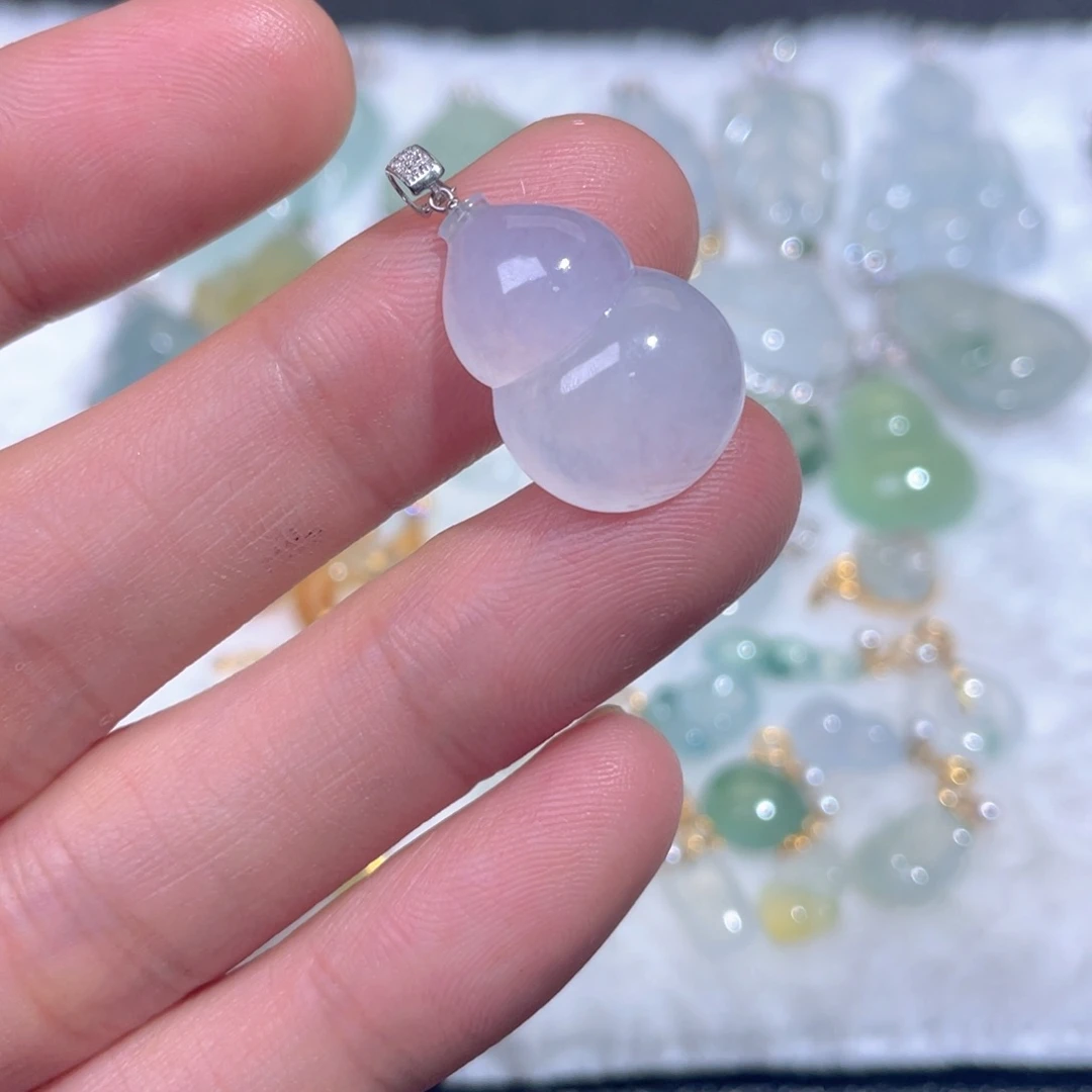 颈饰18K金镶嵌翡翠翡翠