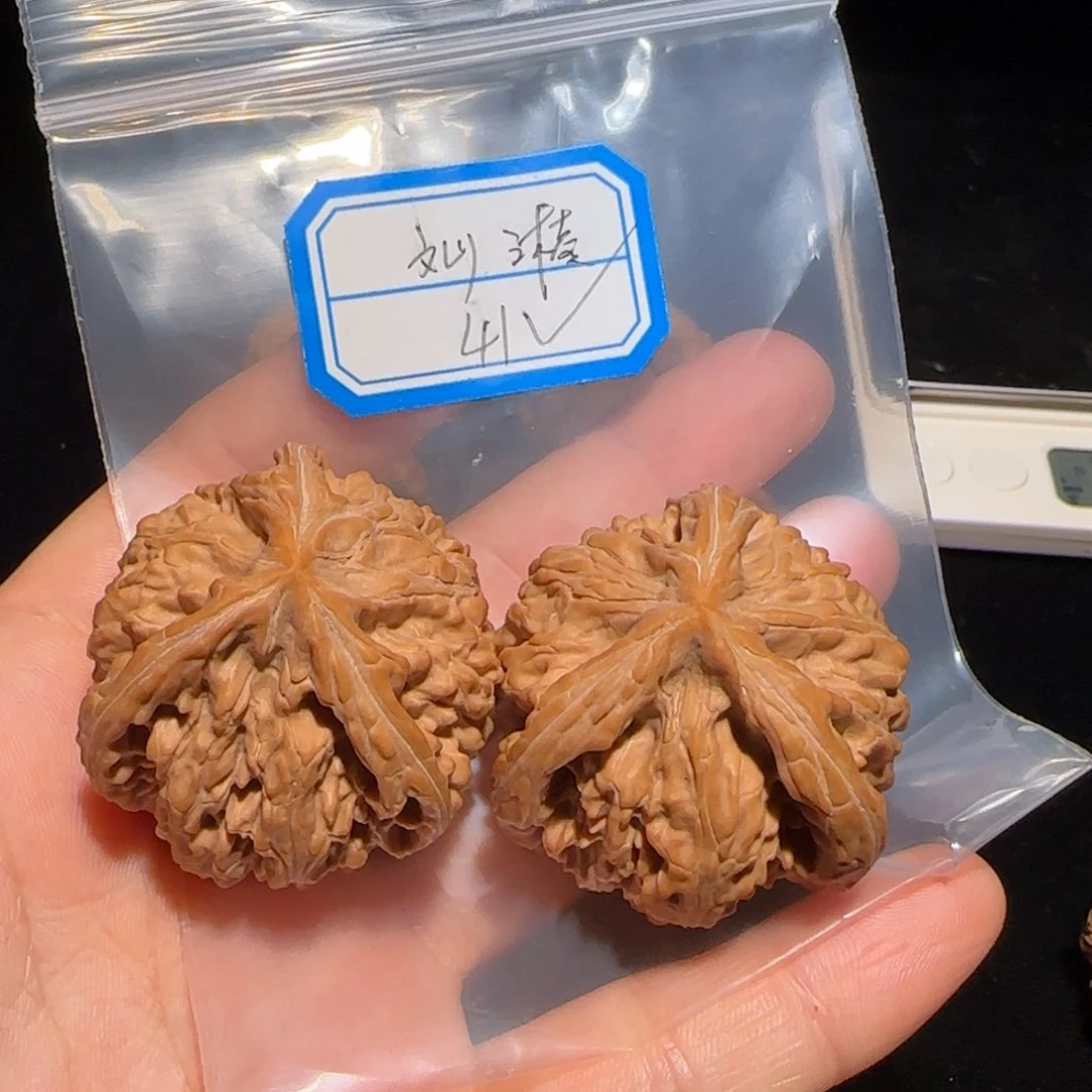 ᵈ***）文玩核桃把件发发发