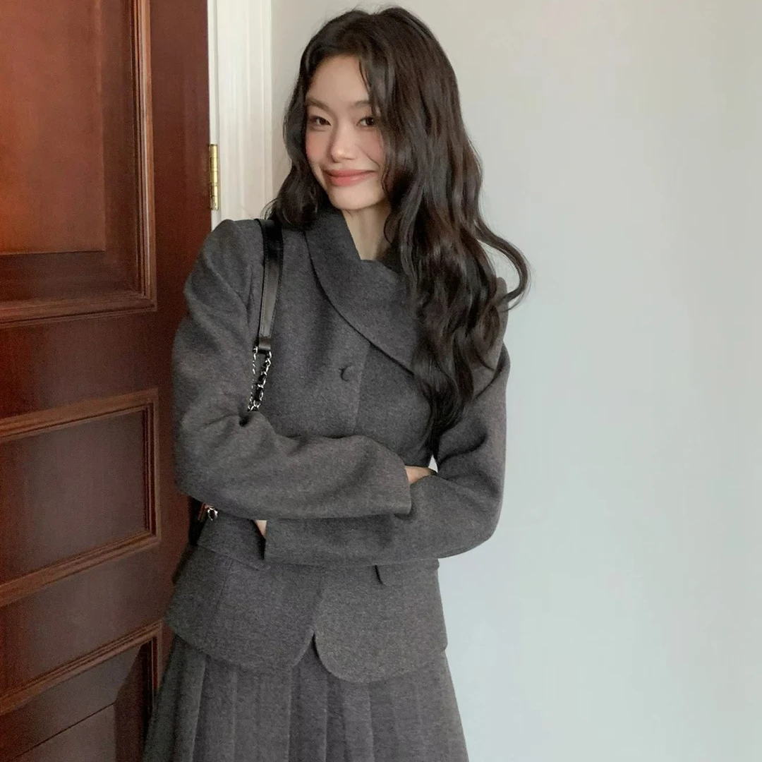 冬季新款大码女装赫本风设计感斜领夹棉外套百褶半身裙套装