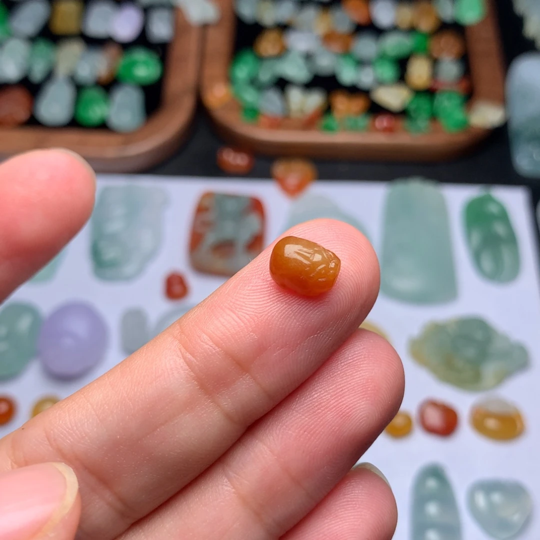 定制翡翠未镶嵌貔貅