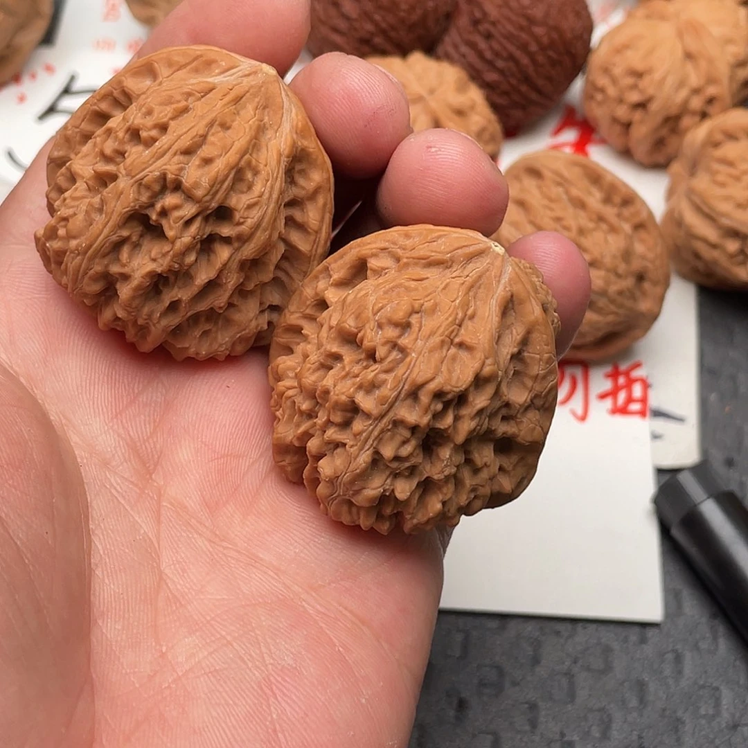 文玩核桃吊坠小*凹的