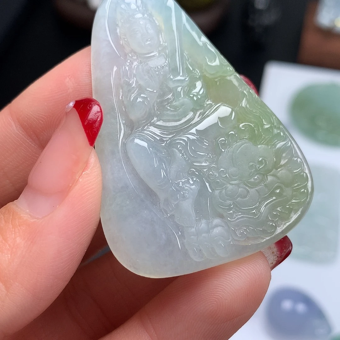 翡翠未镶嵌颈饰文殊