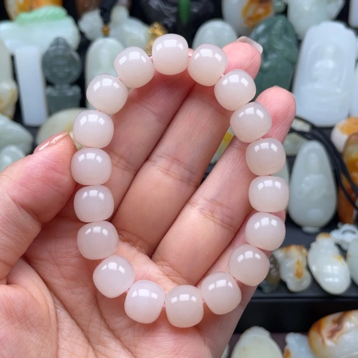 风***淡和田玉未镶嵌颈饰