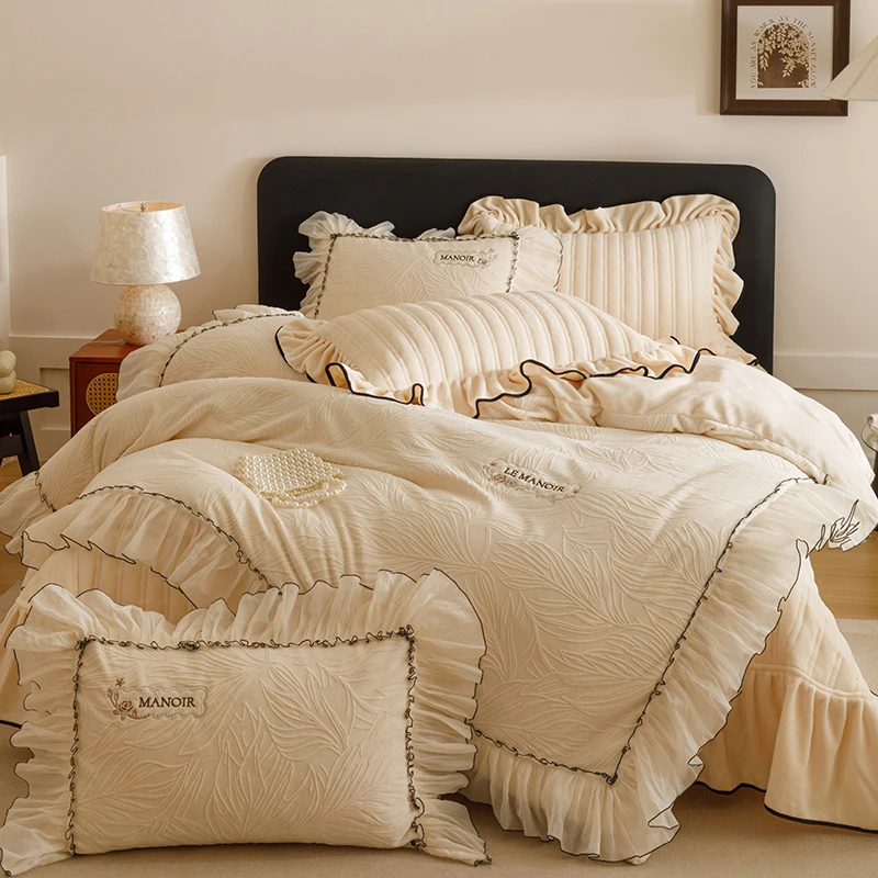 设计师款冬季加厚雕花牛奶绒绣花床盖款四件套法式公主风毛绒床品