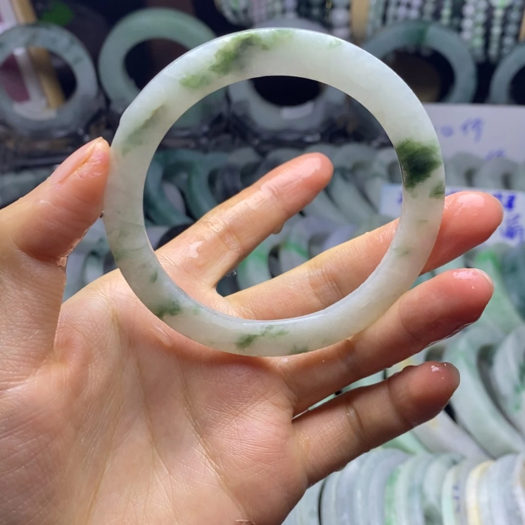 定制翡翠未镶嵌手镯