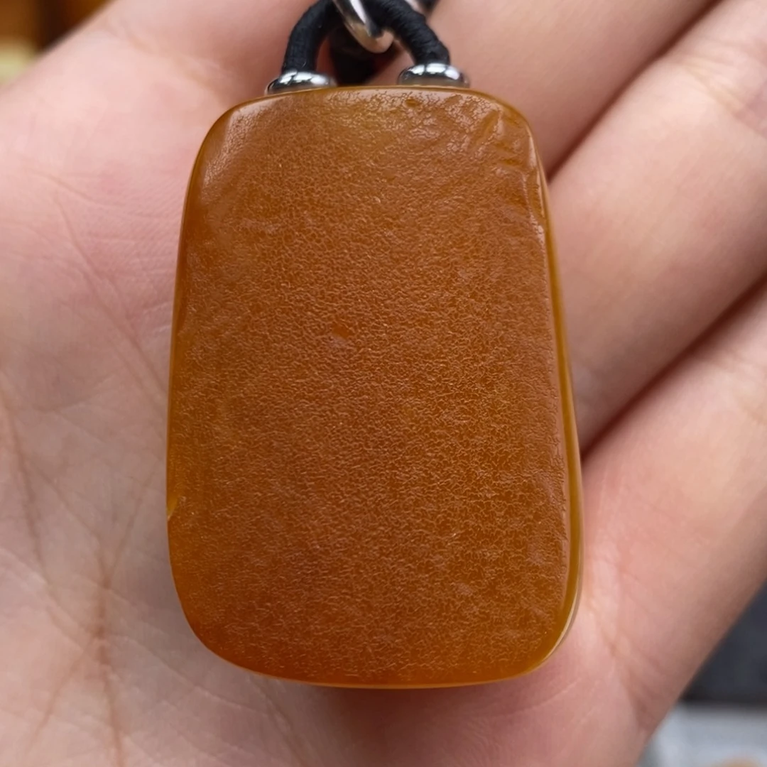 琥珀吊坠(赠链)未镶嵌