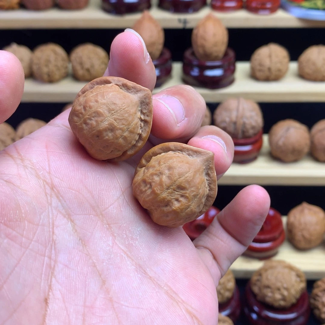 吊坠文玩核桃周***好瓷娃娃