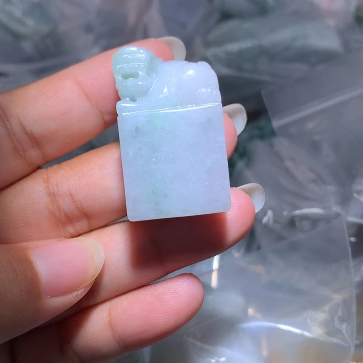 翡翠未镶嵌颈饰保真天然A货翡翠