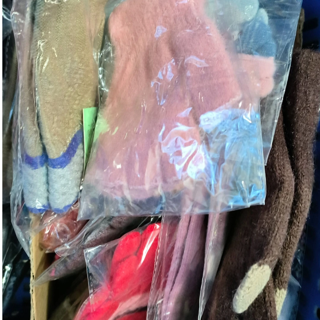 3574-儿童加厚手套随机色