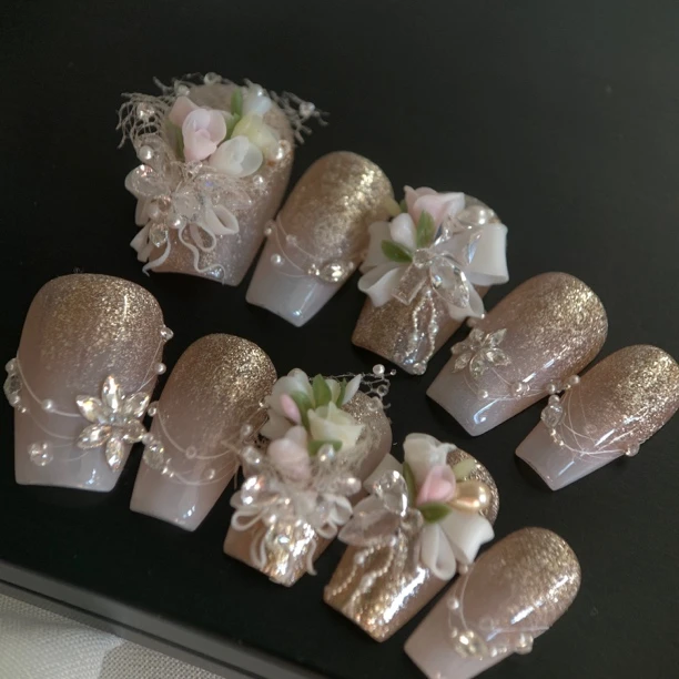 （手捧花）纯手工定制款雕花穿戴甲10片