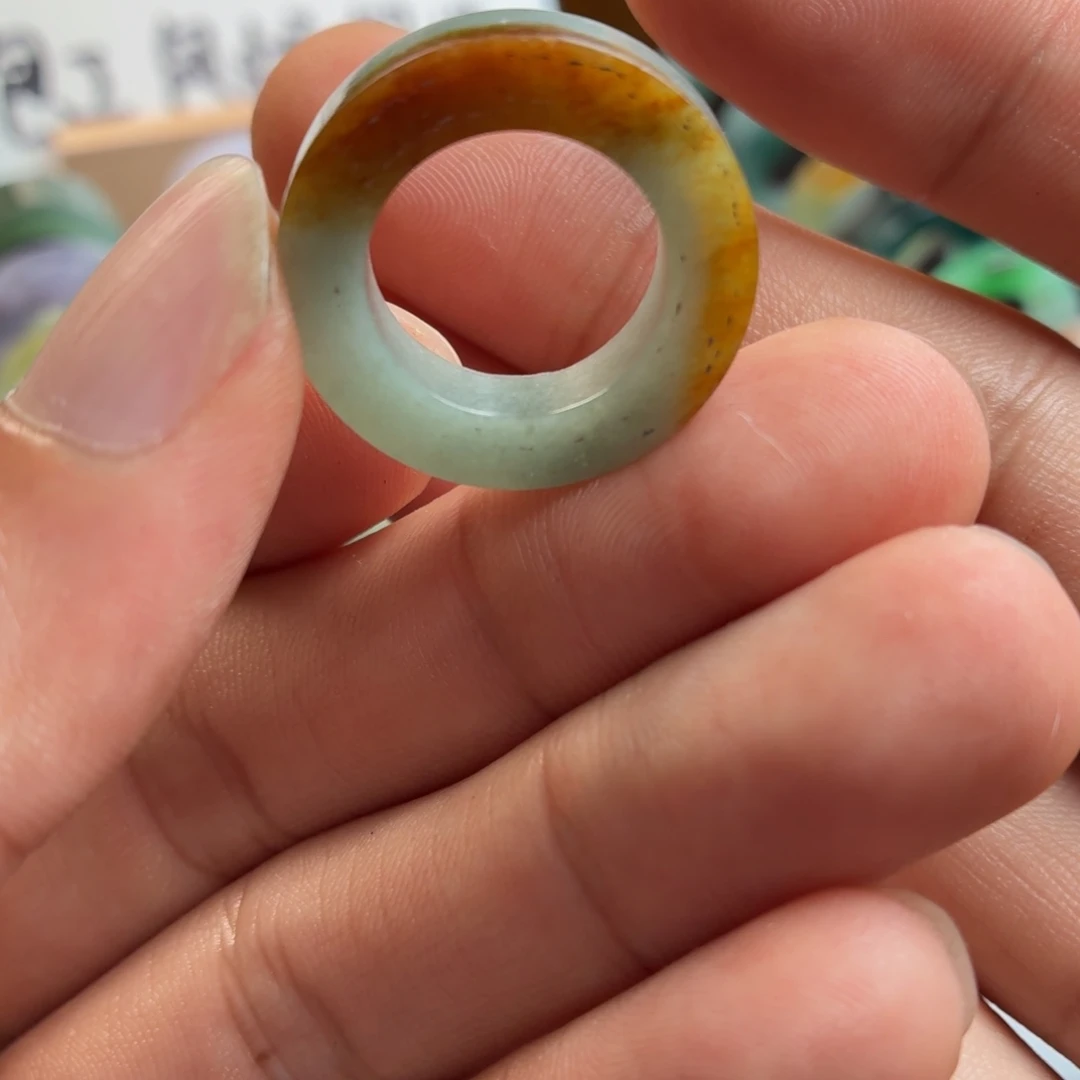 定制翡翠未镶嵌戒指