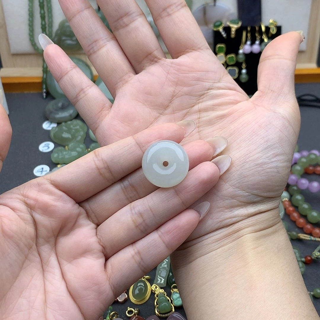 和田玉吊坠(不含链)未镶嵌