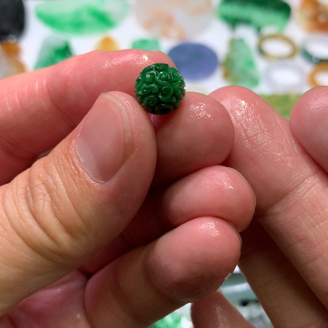 未镶嵌定制翡翠空**眸吊坠