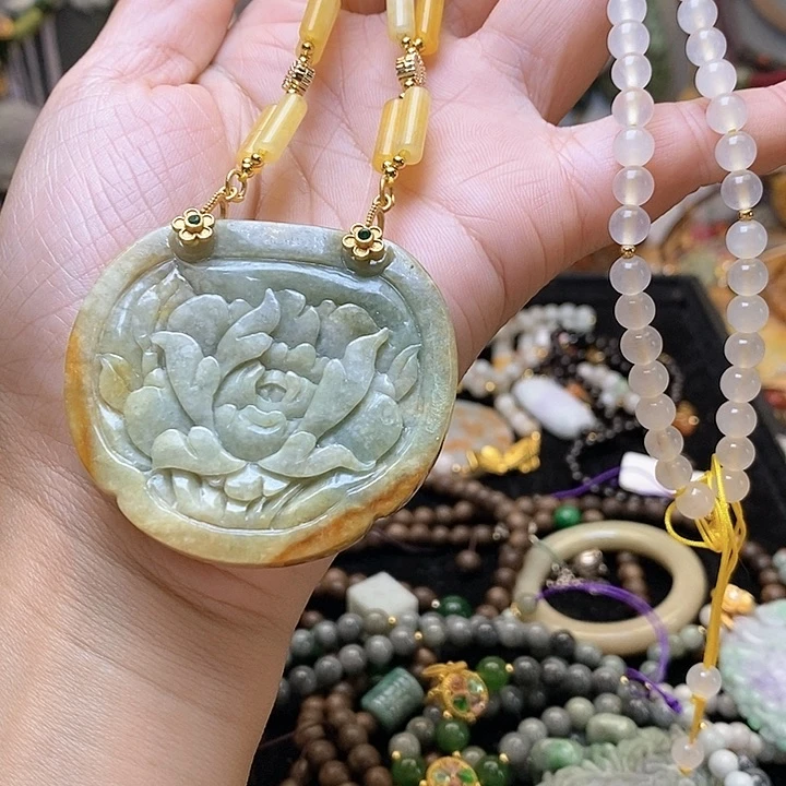 翡翠吊坠(赠链)未镶嵌一套92