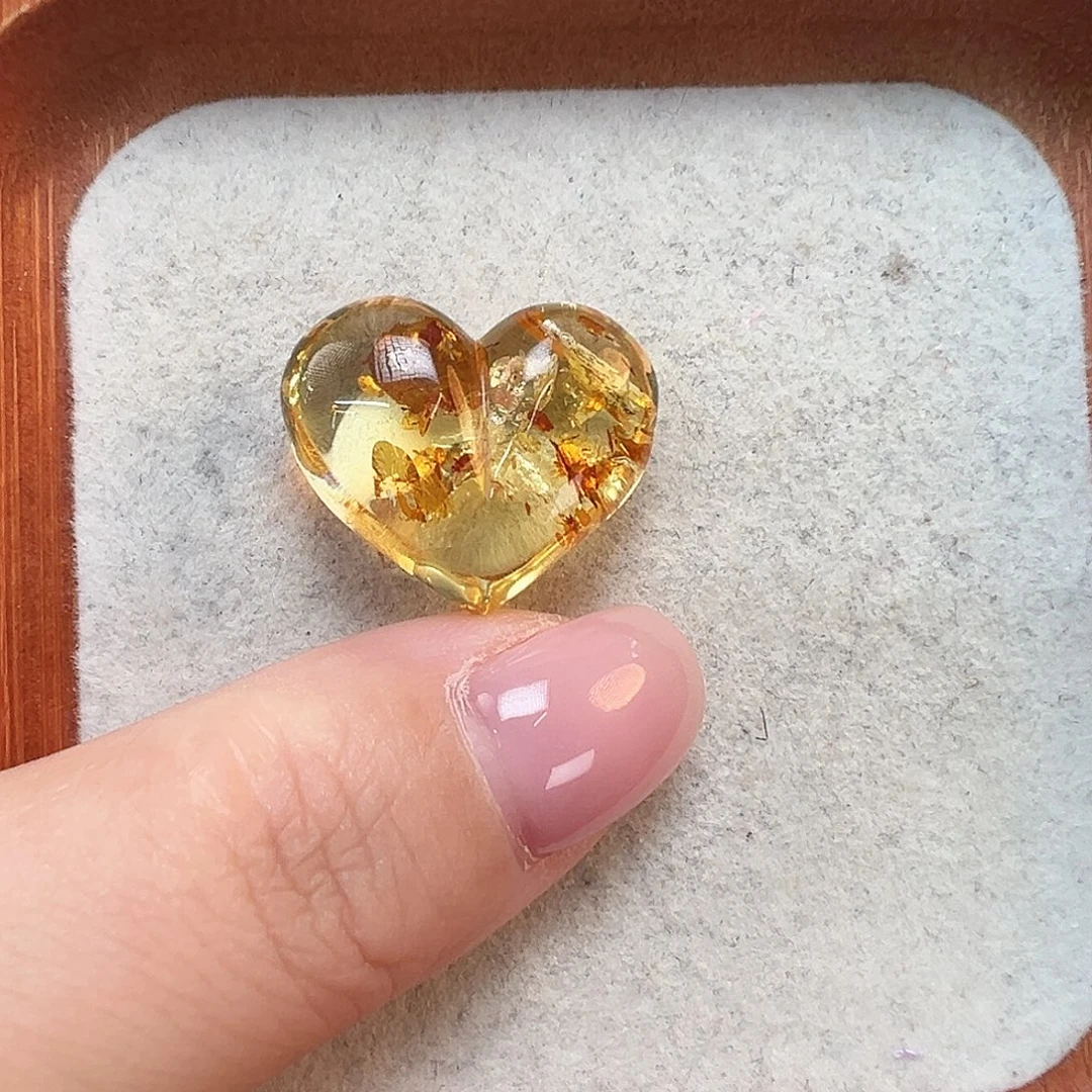 花***姜琥珀未镶嵌珠宝奇石