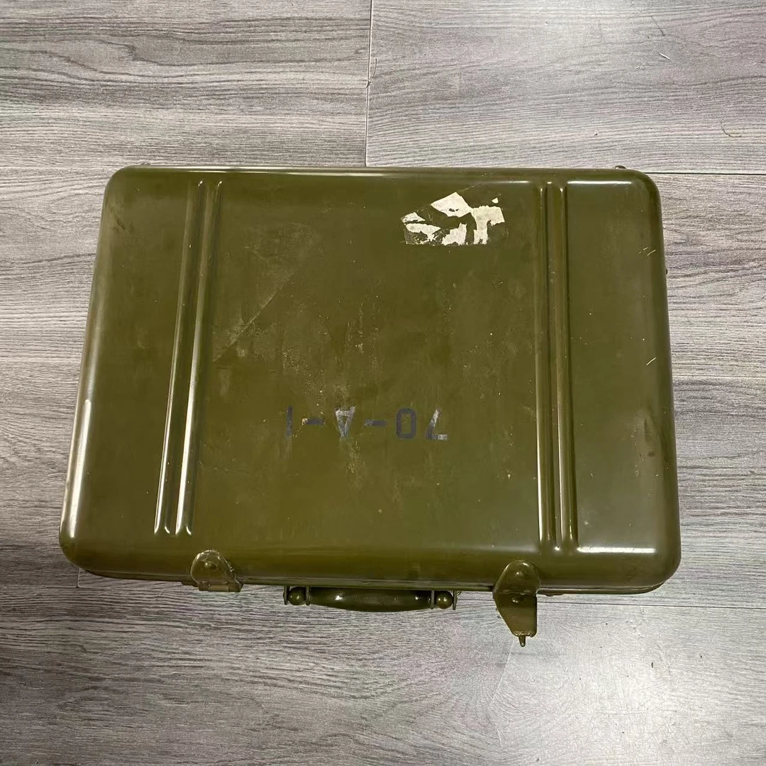 情怀铁盒套装库存老货多功能包箱