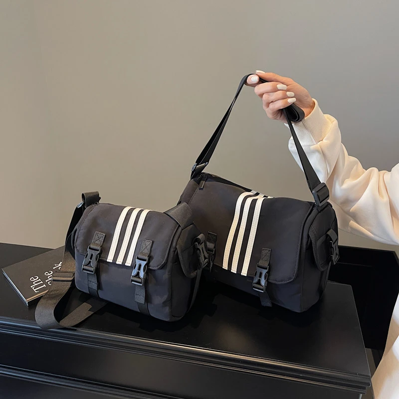 2025情侣包休闲时尚百搭单肩包斜挎包大容量托特包通勤简约单肩包