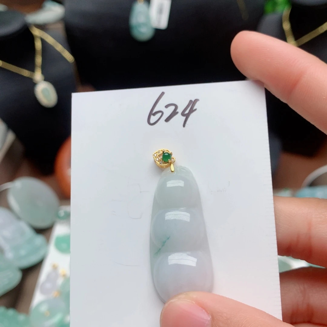 翡翠颈饰银S925镀金镶嵌吊坠