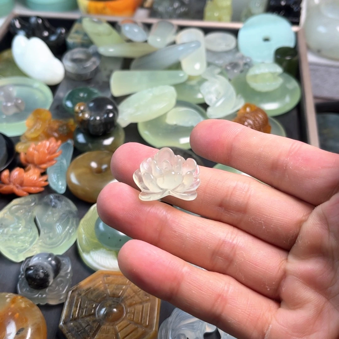 蛇纹石玉未镶嵌挂件