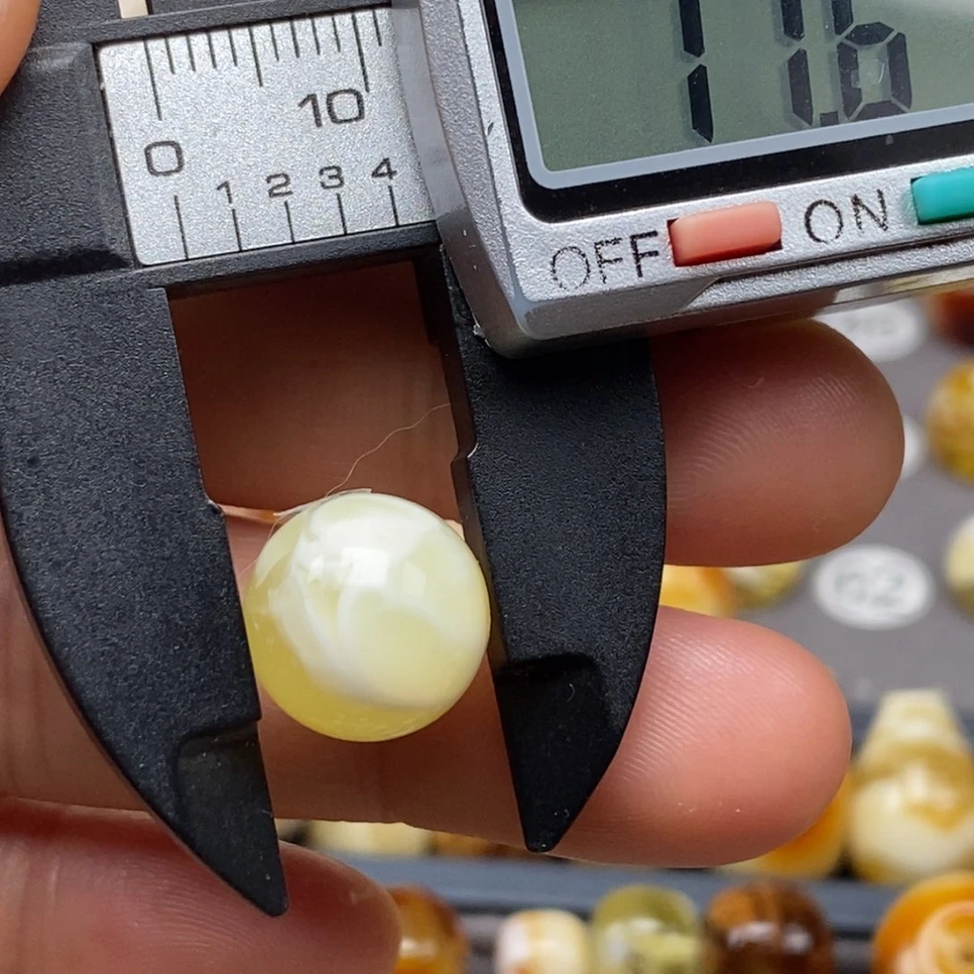 未镶嵌蜜蜡珠宝奇石