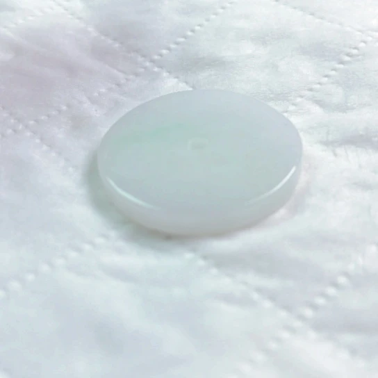 翡翠颈饰未镶嵌月**慕吊坠