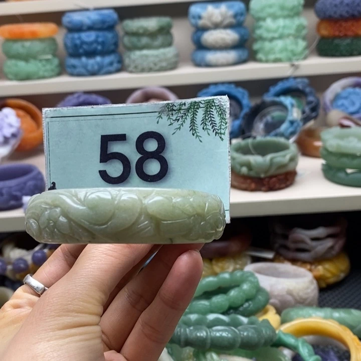 未镶嵌手镯石英岩玉