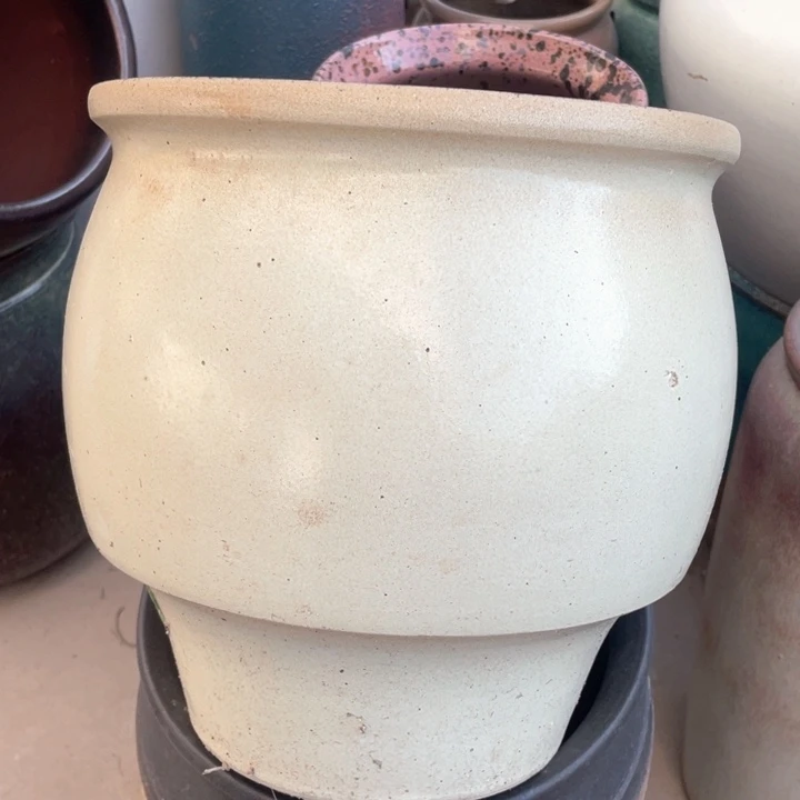 花盆紫砂高23口24微瑕白色