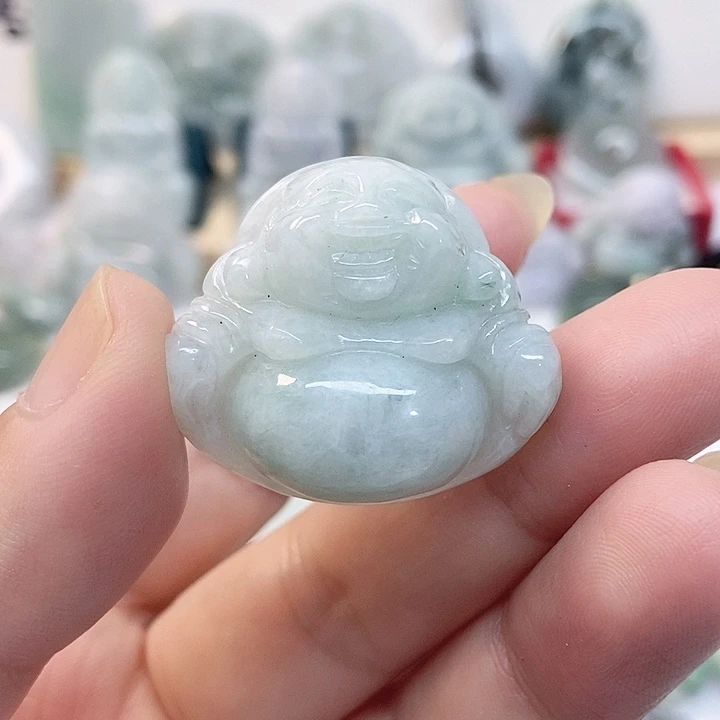 翡翠未镶嵌颈饰佛公