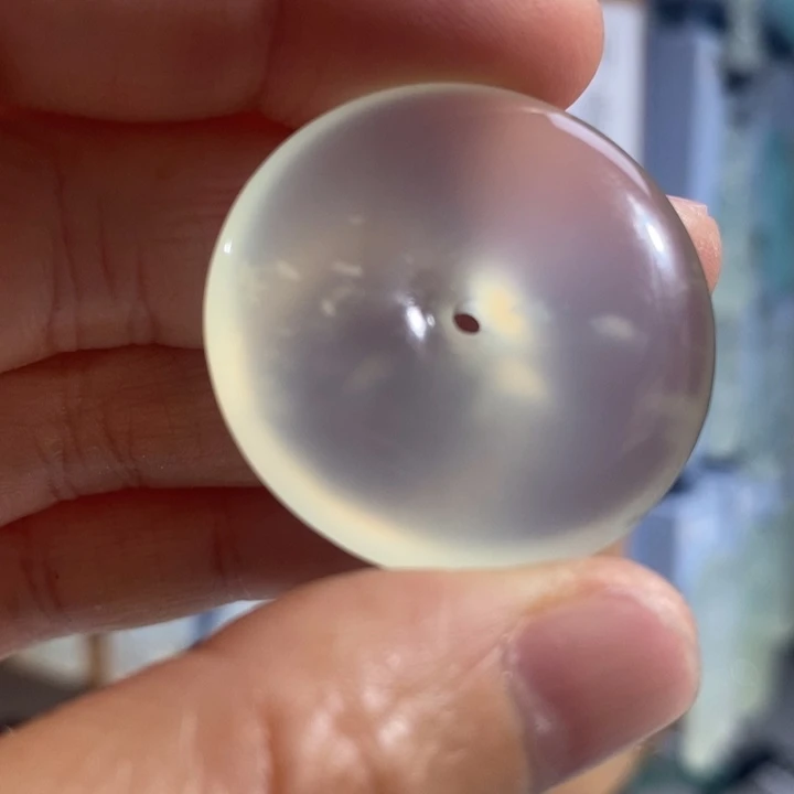 岫玉未镶嵌颈饰吊坠