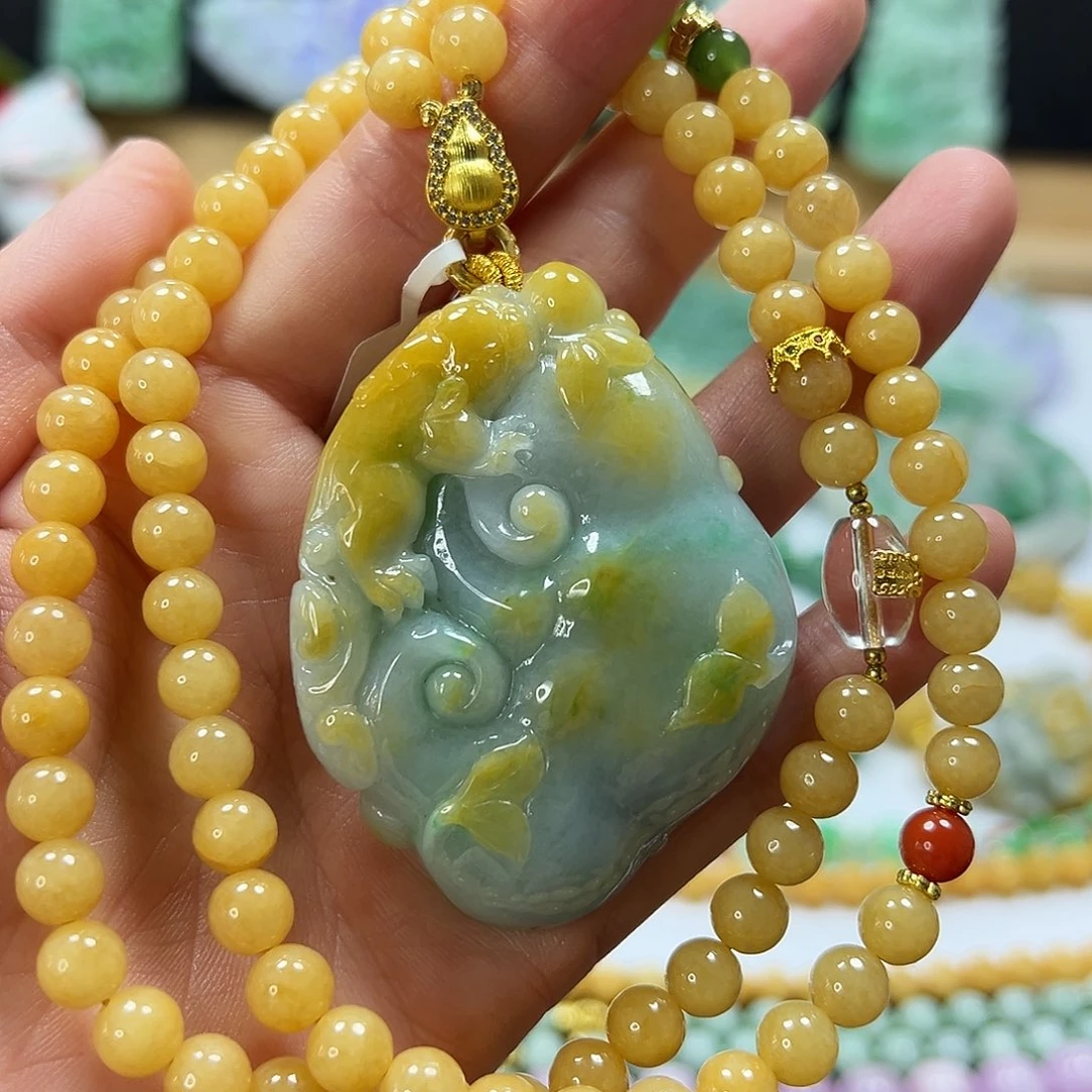 翡翠未镶嵌颈饰吊坠