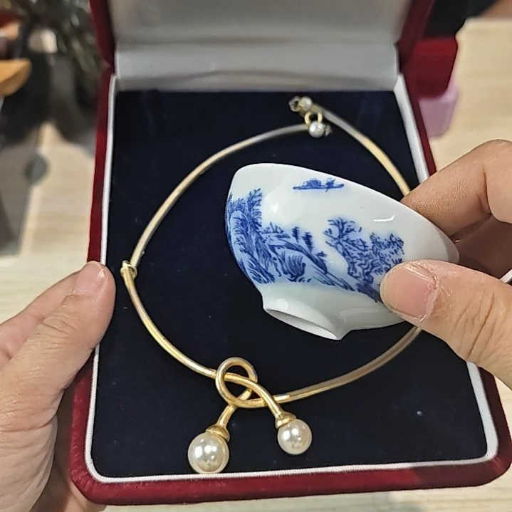 瓷片爱****?哈哈哈哈哈哈哈哈哈