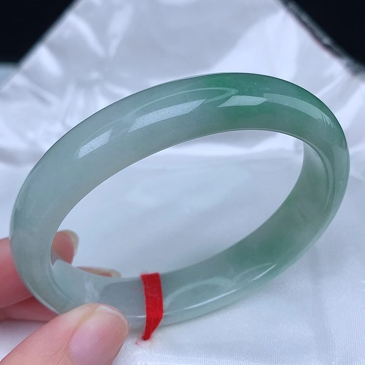 未镶嵌手镯（贵妃镯）翡翠天然