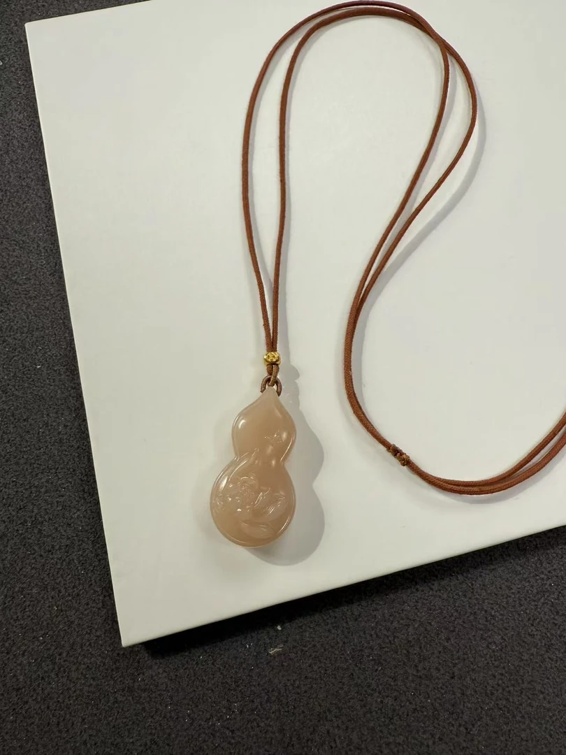 『乐小福珠宝』荷花/18K金和田玉项链1多样性发货