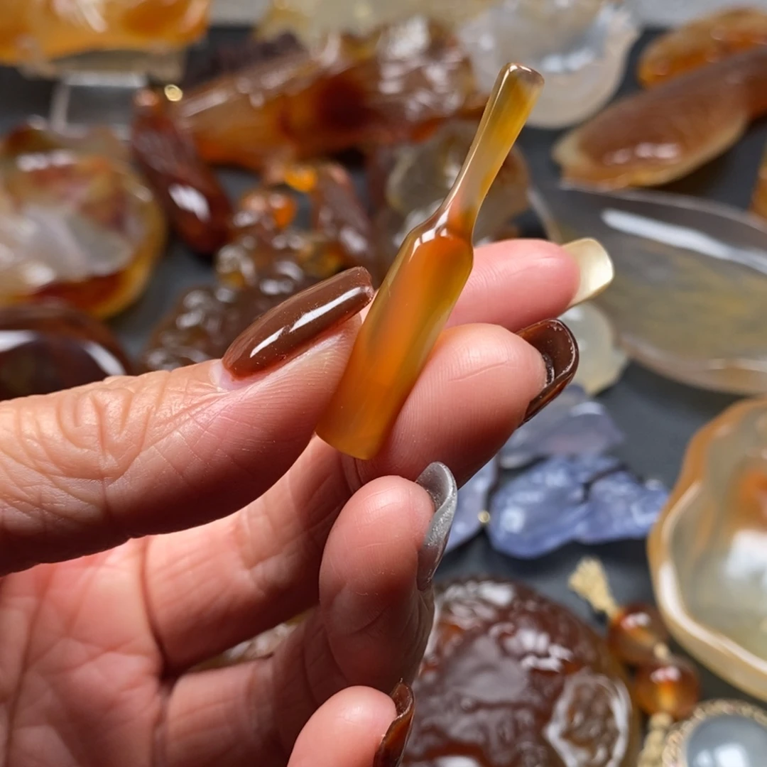 中***哥玛瑙/玉髓未镶嵌颈饰