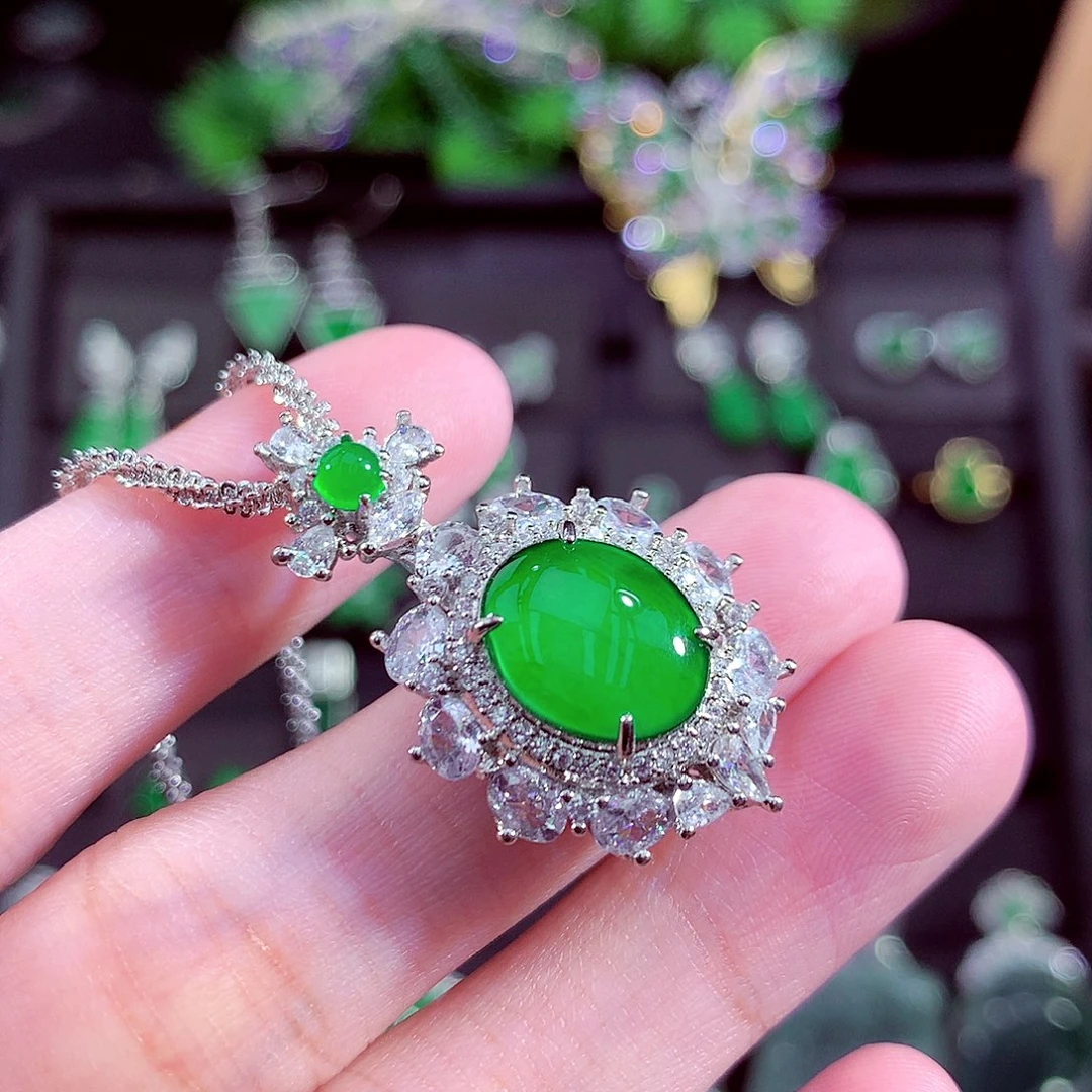 颈饰未镶嵌翡翠天然