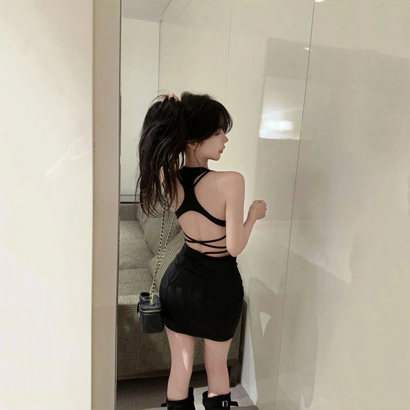 夏季新款黑色纯色辣妹纯欲风露背镂空性感紧身弹力包臀挂脖连衣裙