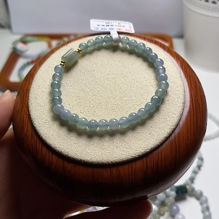 未镶嵌手串翡翠半价甩卖无鉴赏