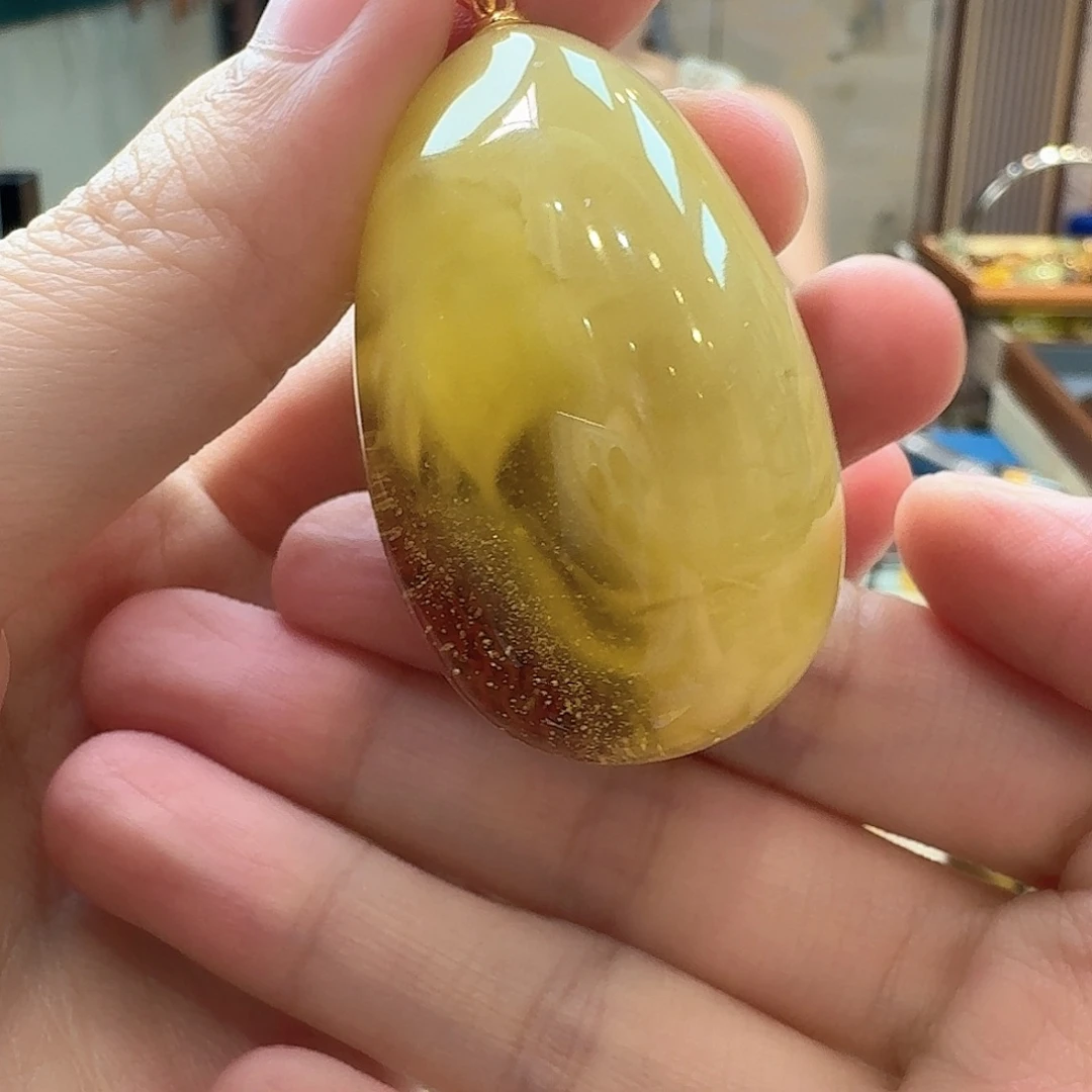 琥珀未镶嵌颈饰吊坠