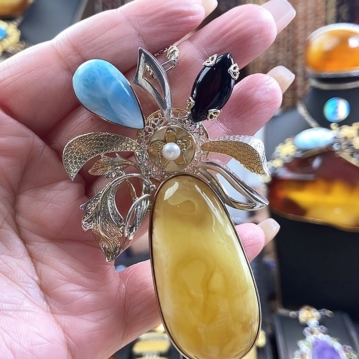 琥珀银S925镶嵌颈饰吊坠