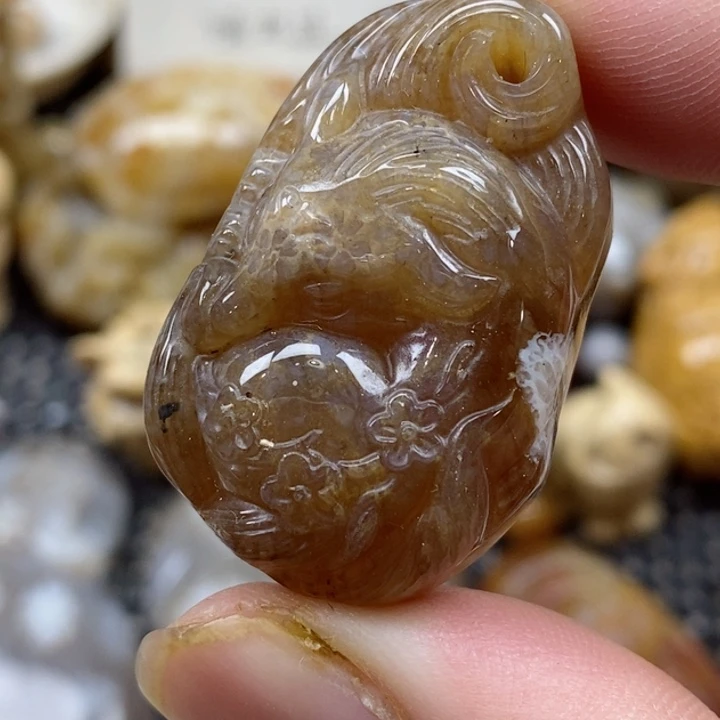 颈饰未镶嵌硅化珊瑚（珊瑚玉）小