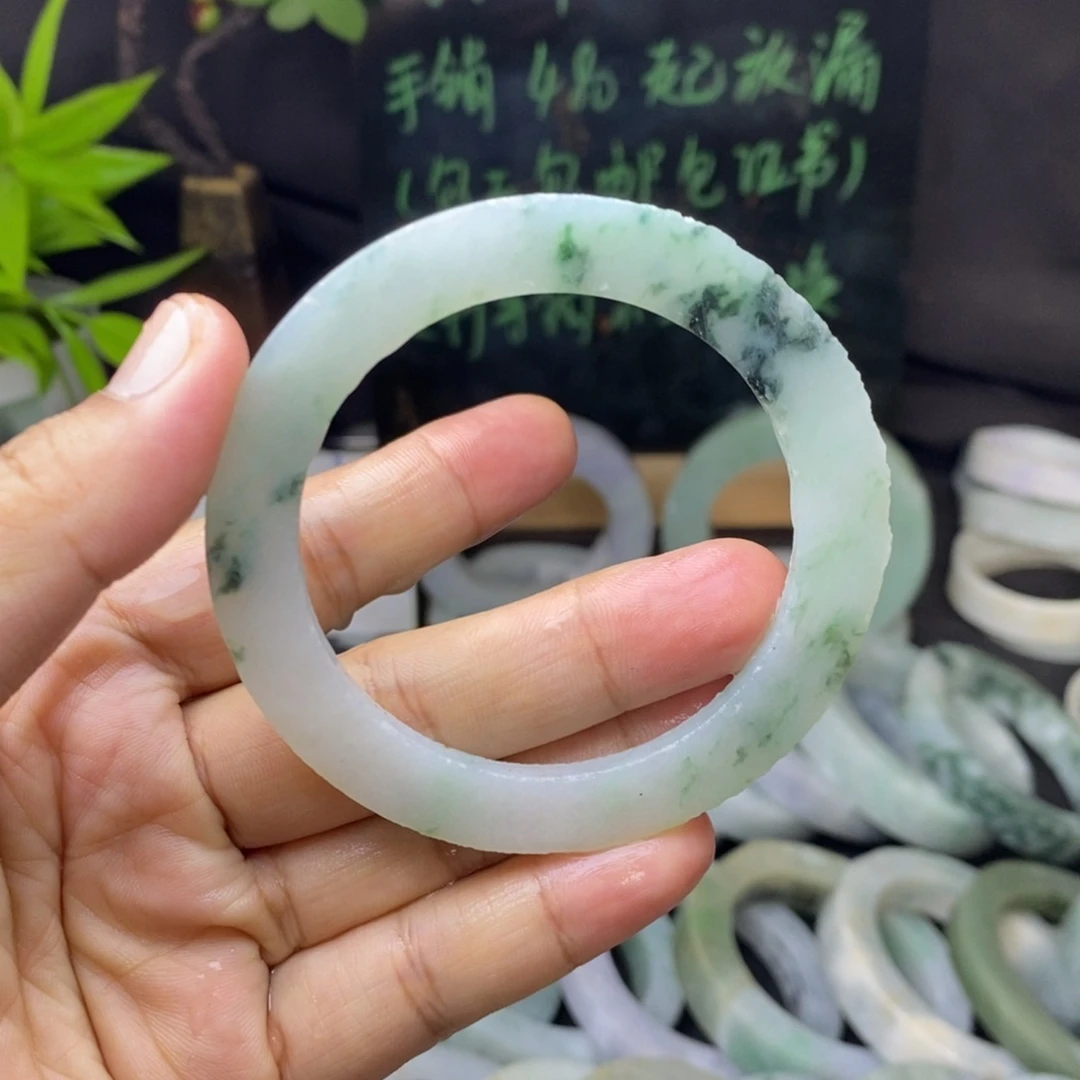 未镶嵌手镯定制翡翠
