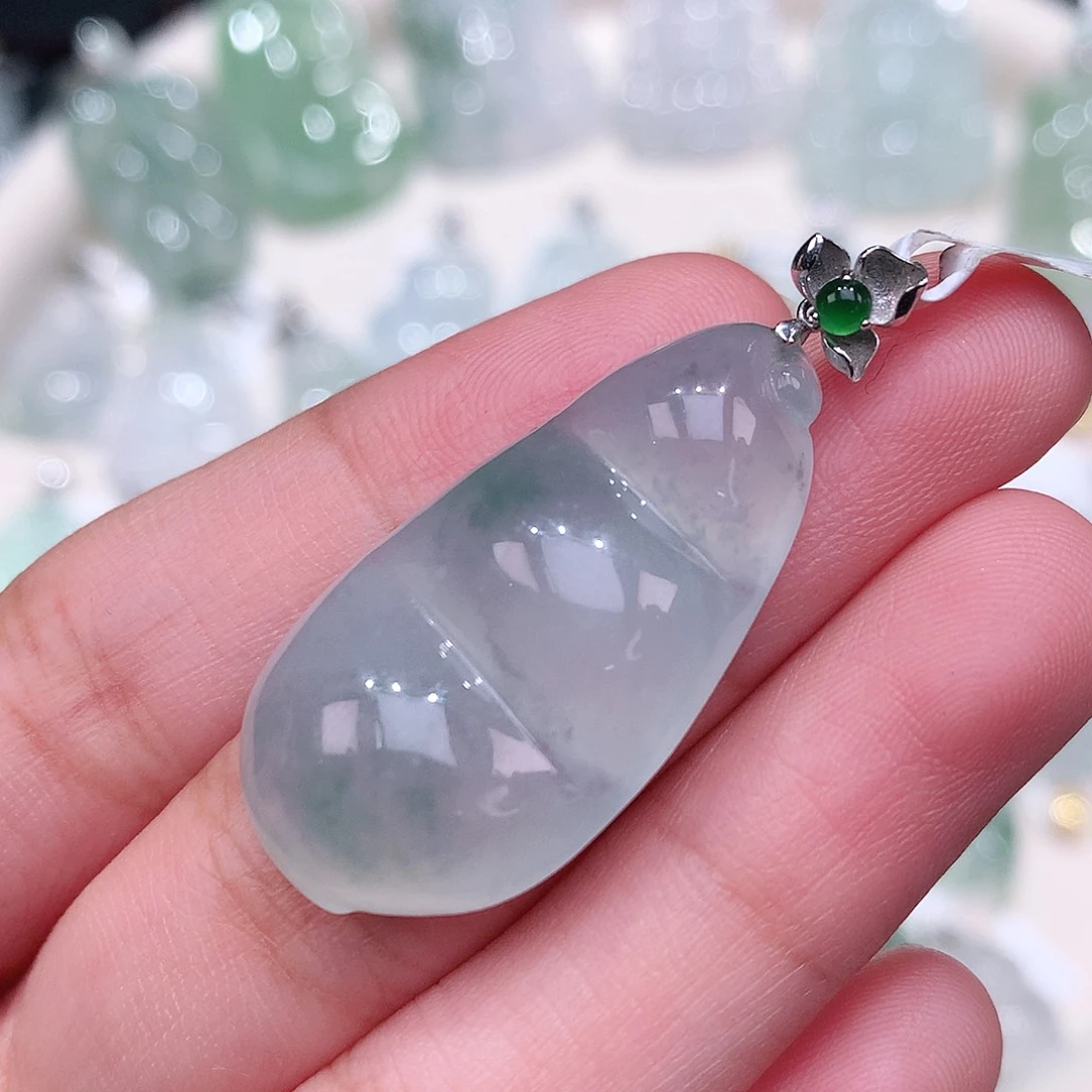 颈饰18K金镶嵌翡翠34.6-17.7-8.6